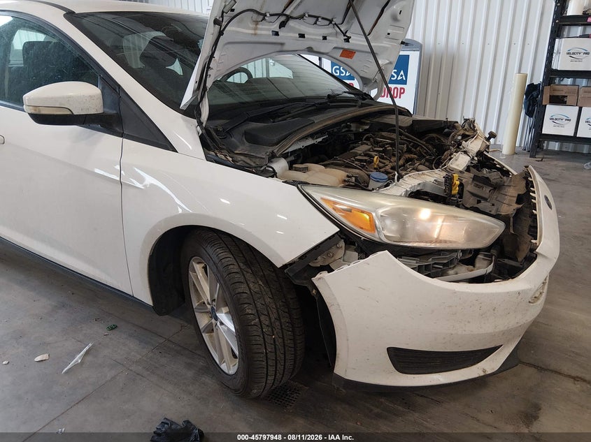 Vin: 1fadp3f28fl314435, lot: 46296779, ford focus se 2015 img_1