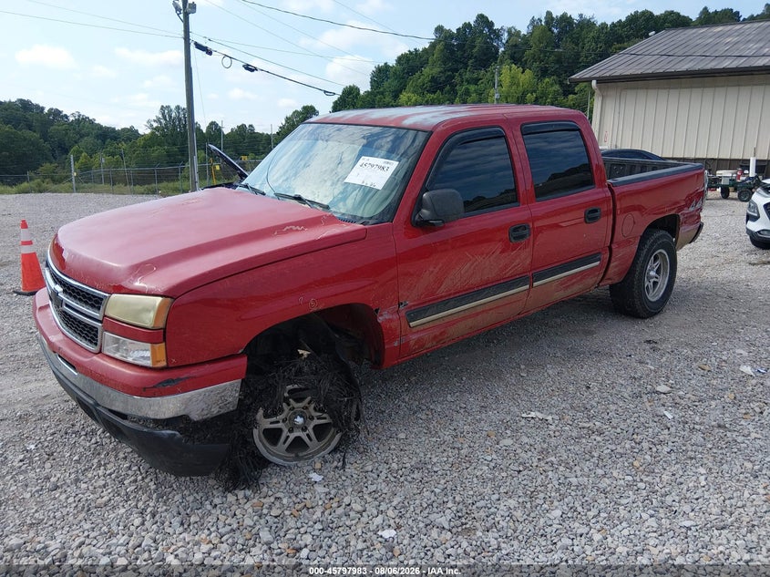 2006 Chevrolet Silverado, Left Front, IAAI, VIN 2GCEK13V661314262 — photo 2