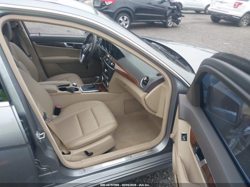 2013 MERCEDES-BENZ C 300 auction photo 5