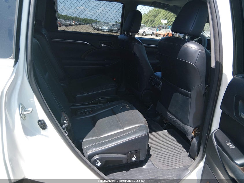 2015 TOYOTA HIGHLANDER auction photo 8
