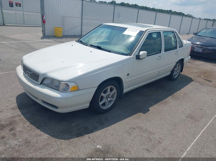 1999 VOLVO S70 auction photo 2