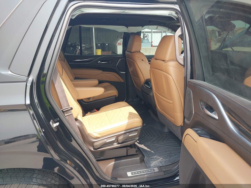 CADILLAC ESCALADE - zdjęcie 8