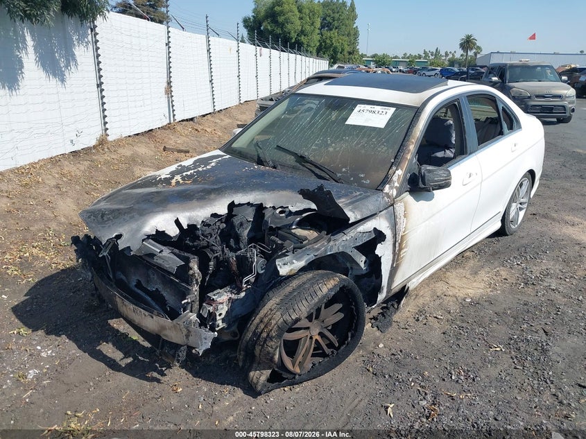 Vin: wddgf4hb1eg210962, lot: 46297155, mercedes-benz c 250 sport 20142