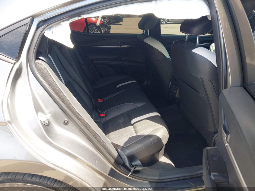 2025 TOYOTA CAMRY SEDAN 2.5L I-4 DI, DOHC, VVT, 184HP