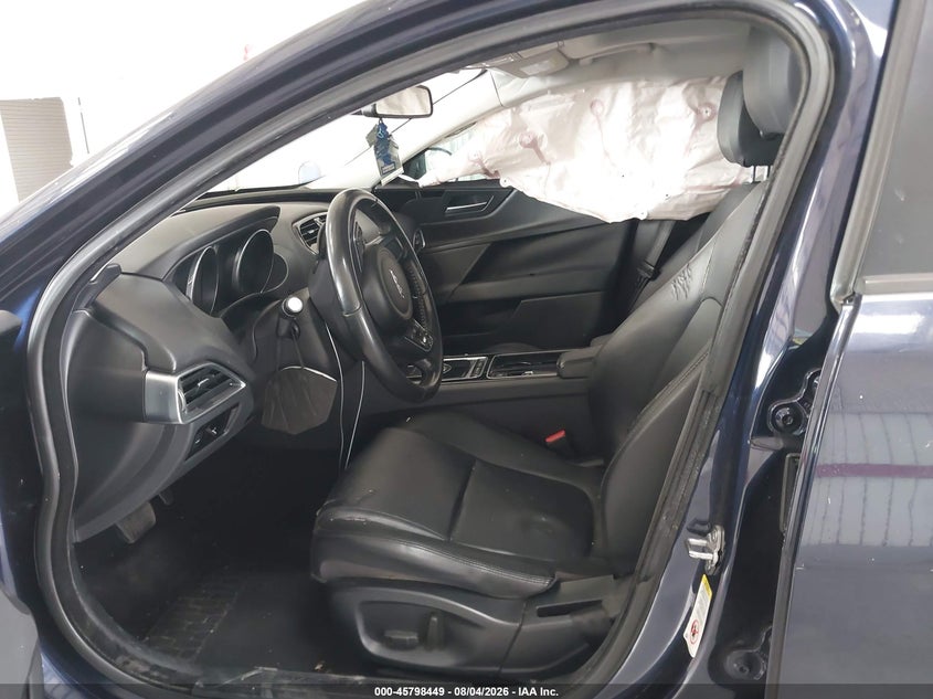 2018 JAGUAR XE auction photo 5