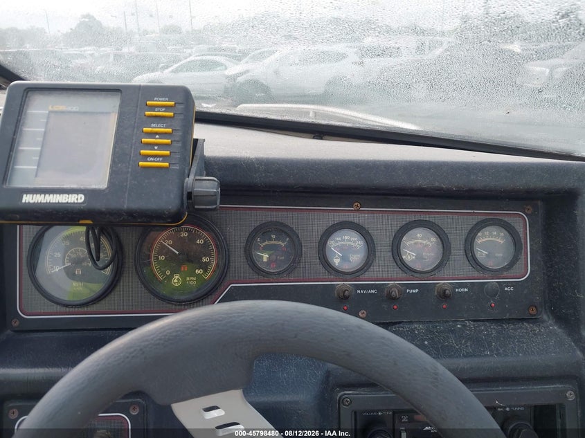 1990 WELLCRAFT 18' auction photo 7