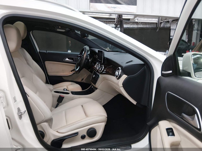 2016 MERCEDES-BENZ GLA 250 — zdjęcie 5
