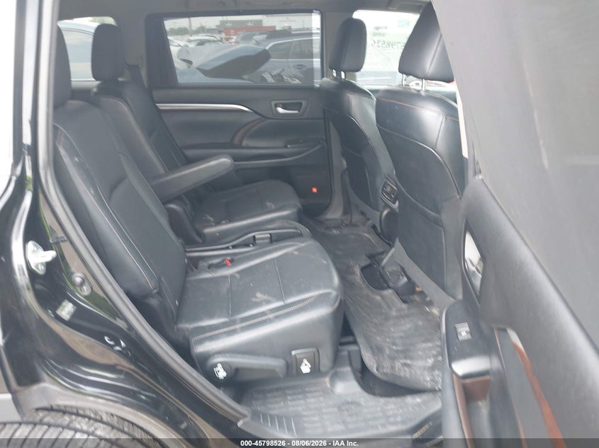 TOYOTA HIGHLANDER - zdjęcie 8