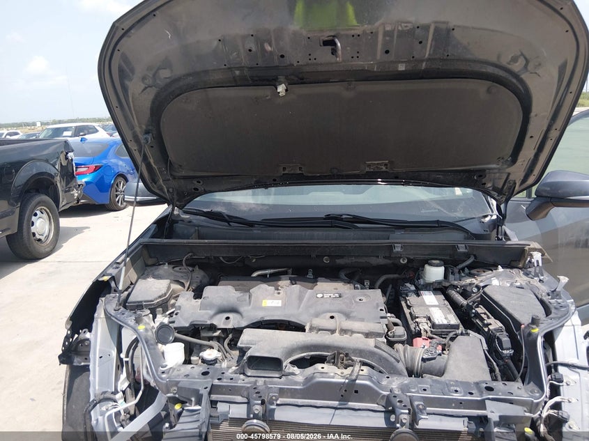TOYOTA RAV4 - zdjęcie 10