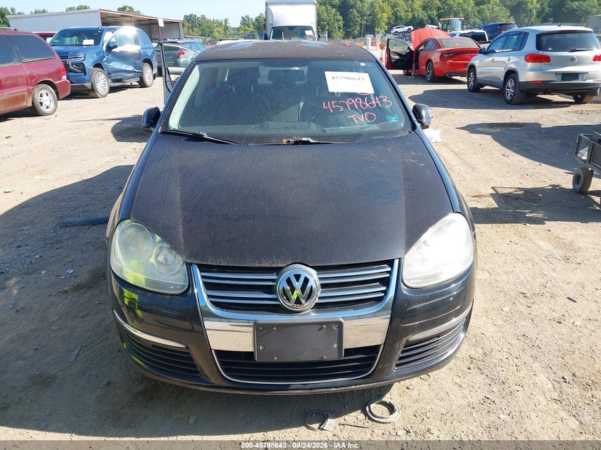 2010 VOLKSWAGEN JETTA auction photo 6