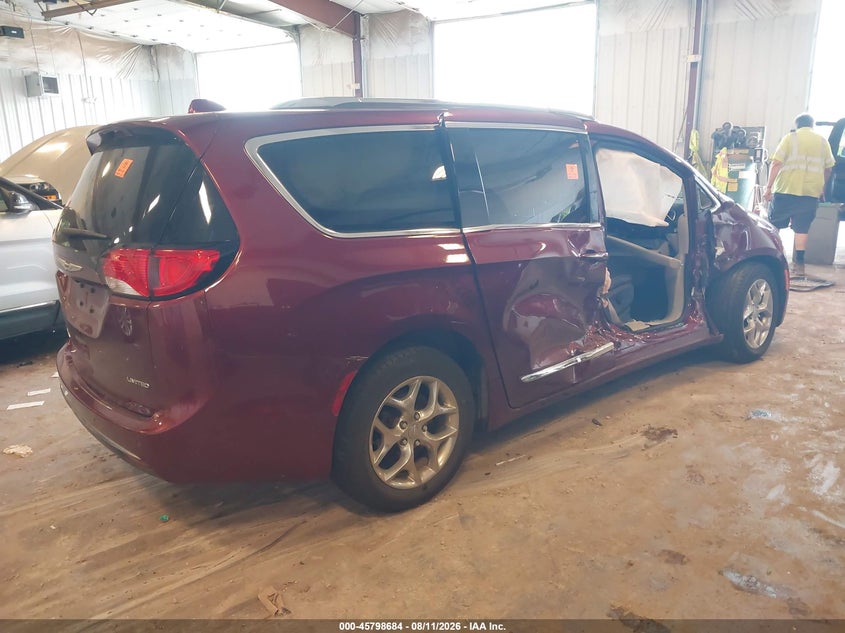 2017 CHRYSLER PACIFICA auction photo 4