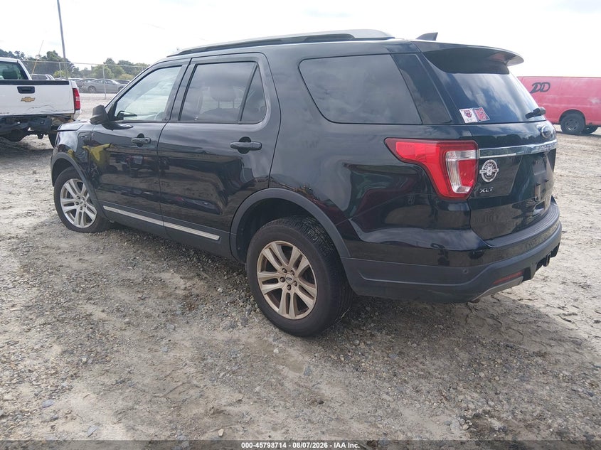 2019 FORD EXPLORER XLT · Photo 3