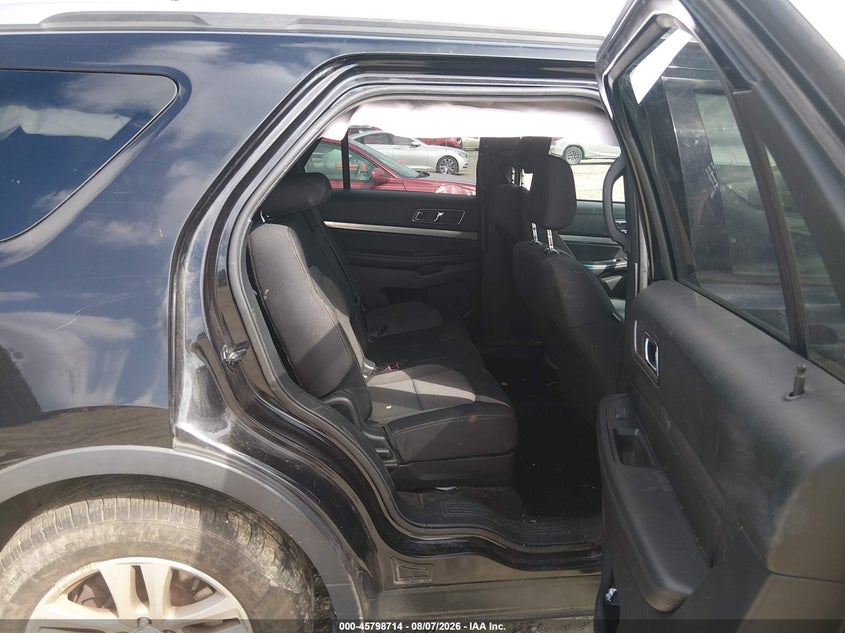 2019 FORD EXPLORER XLT · Photo 8