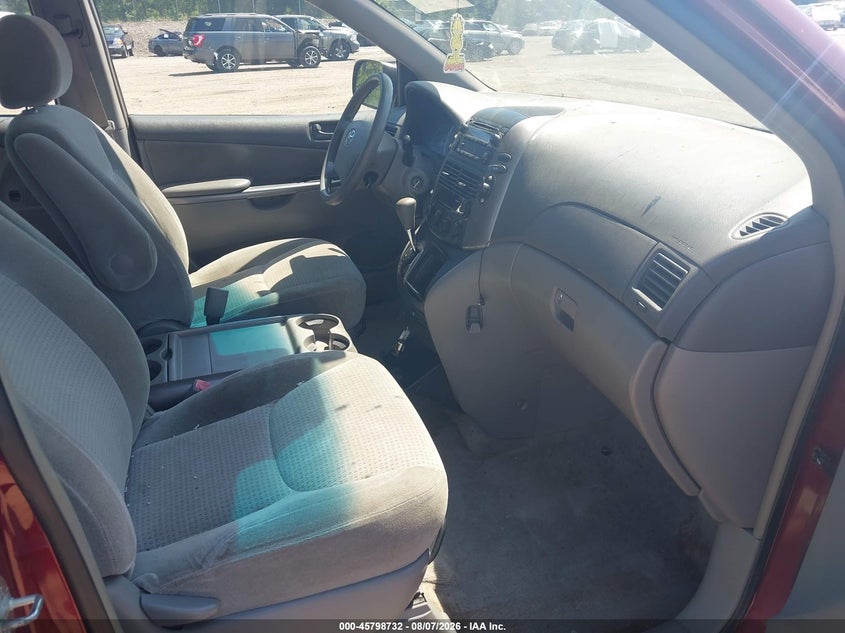2006 TOYOTA SIENNA auction photo 5
