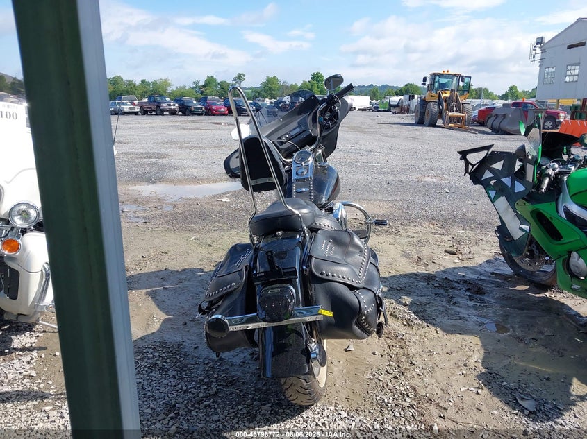 HARLEY-DAVIDSON FLSTCI 2006