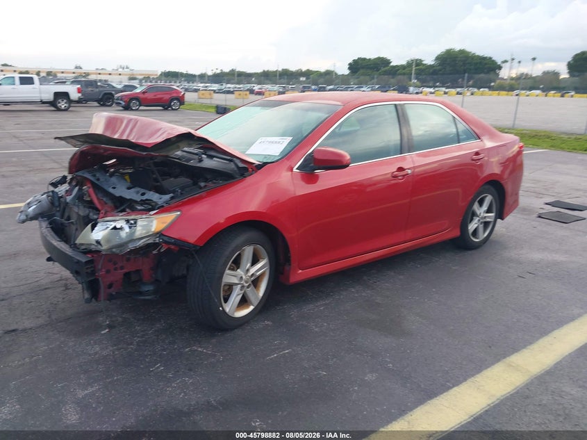Vin: 4t1bf1fk1eu727455, lot: 46297713, toyota camry se 20142