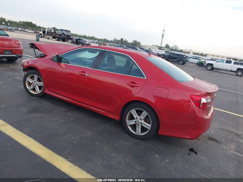 Vin: 4t1bf1fk1eu727455, lot: 46297713, toyota camry se 20143
