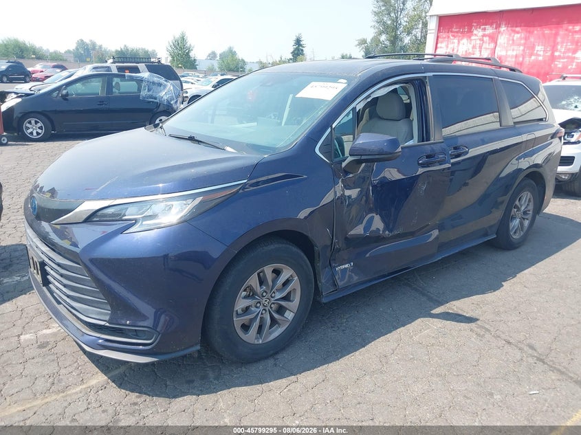 2021 Toyota Sienna, Left Side, IAAI, VIN 5TDKSKFC4MS019959 — photo 2