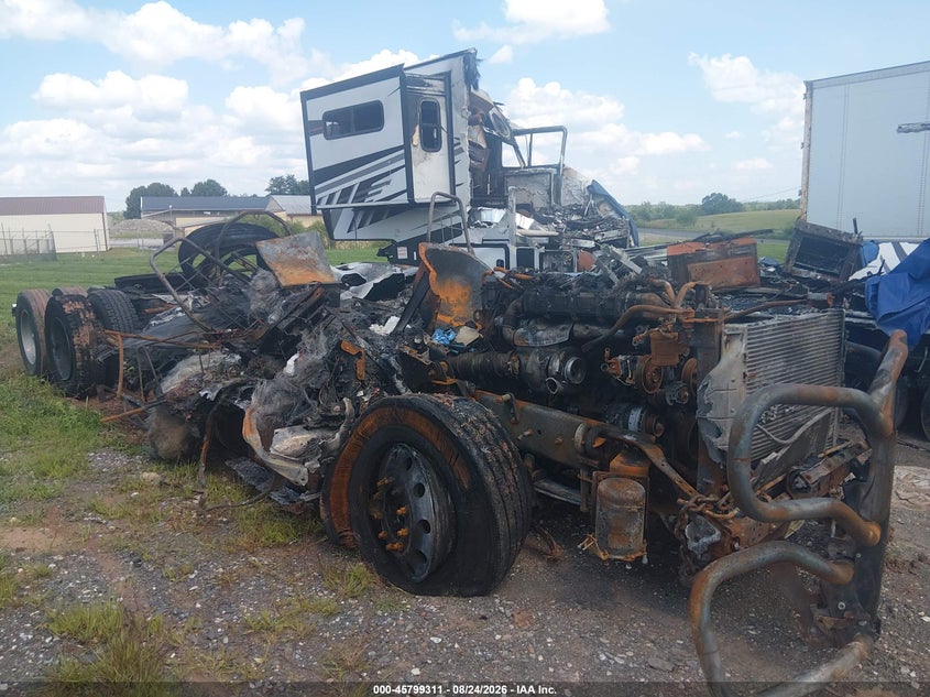 2018 FREIGHTLINER CASCADIA 125 auction photo 2