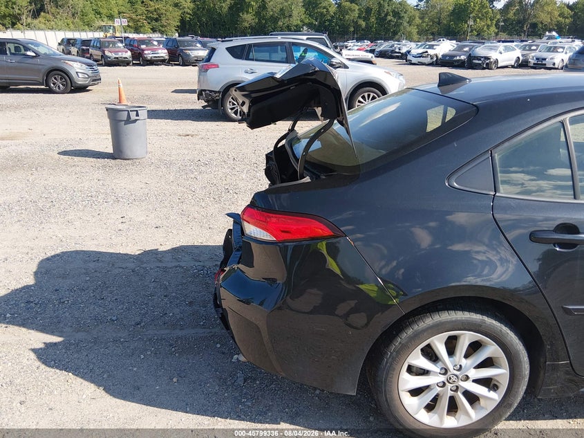 TOYOTA COROLLA - zdjęcie 18