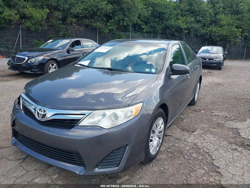 Vin: 4t4bf1fk2er372267, lot: 46298270, toyota camry le 20142