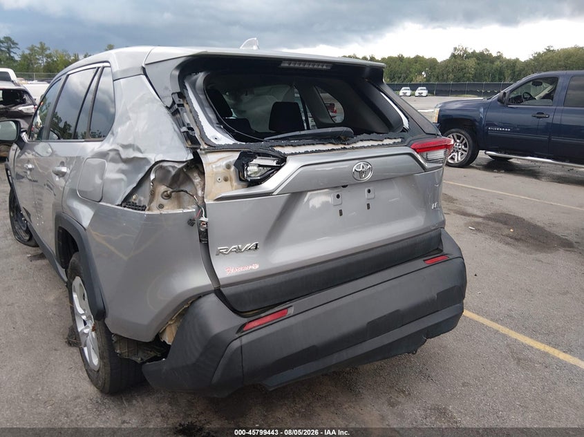 TOYOTA RAV4 - zdjęcie 17
