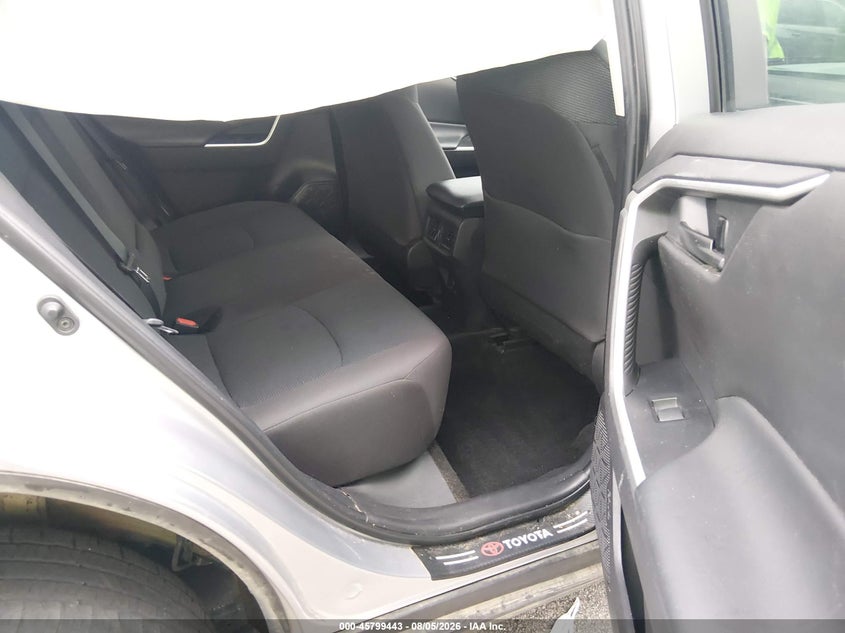 TOYOTA RAV4 - zdjęcie 8