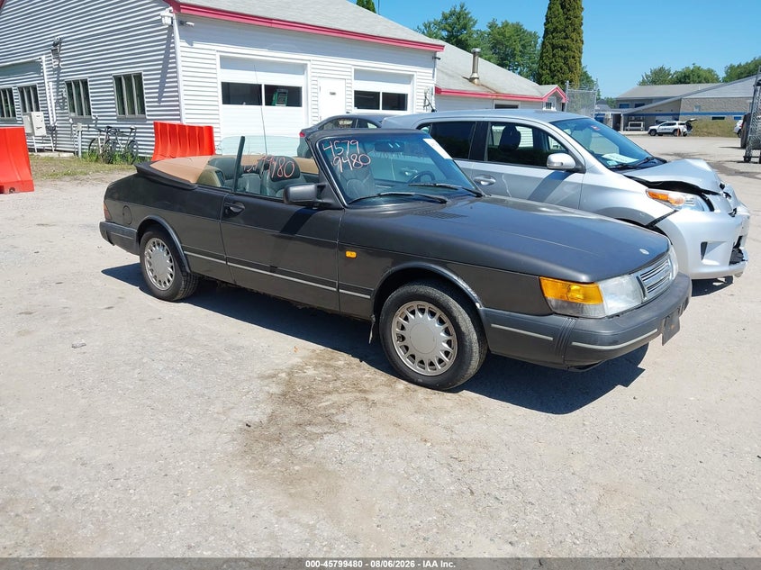 1989 SAAB 900 auction photo 1