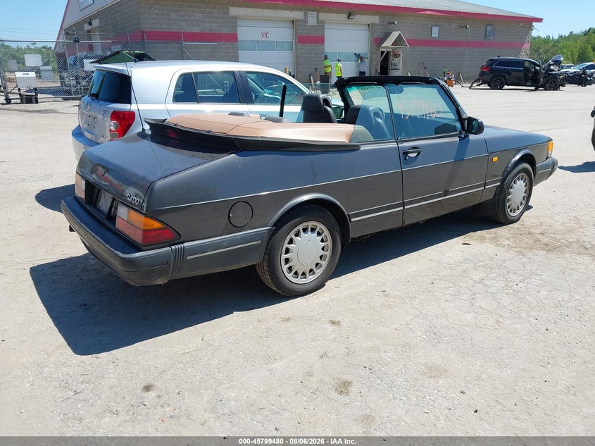 1989 SAAB 900 auction photo 4