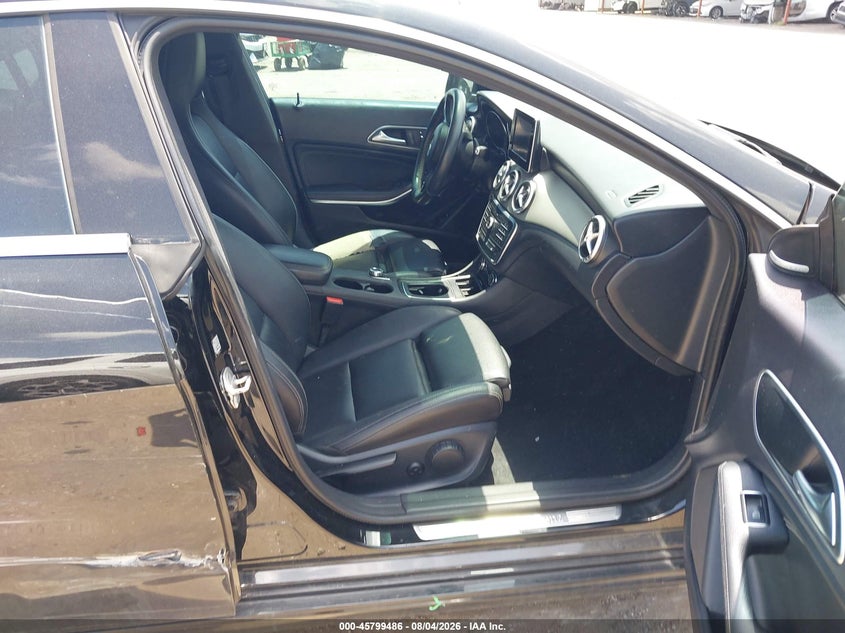 2016 MERCEDES-BENZ CLA 250 — zdjęcie 5