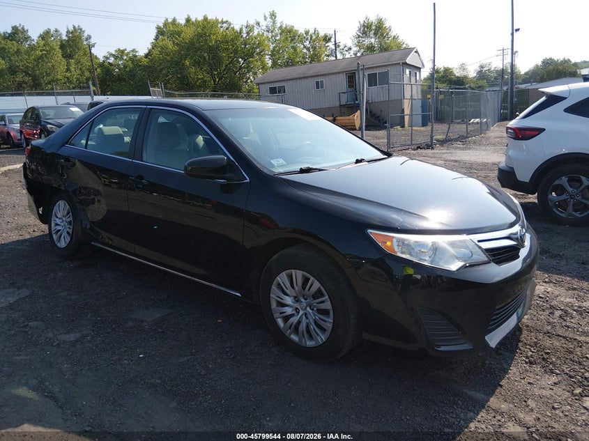 2014 TOYOTA CAMRY auction photo 1
