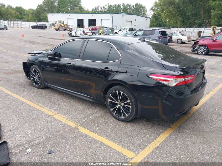 TOYOTA CAMRY - zdjęcie 3