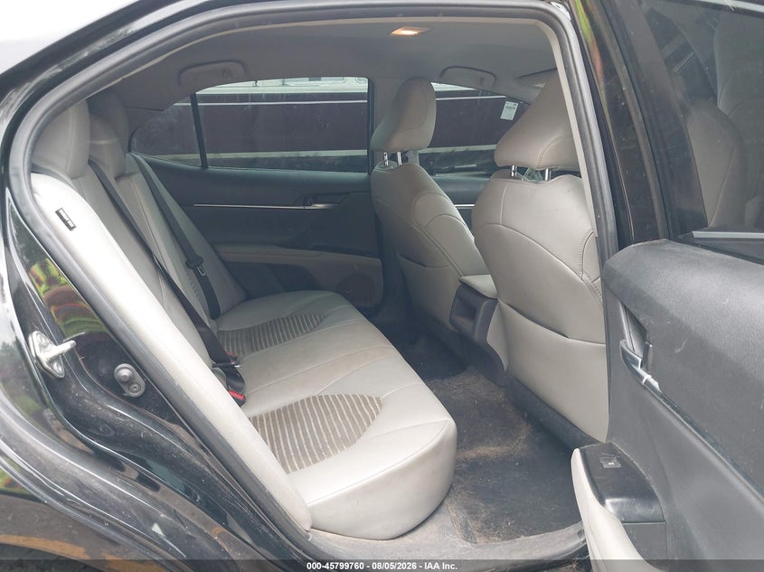 TOYOTA CAMRY - zdjęcie 8
