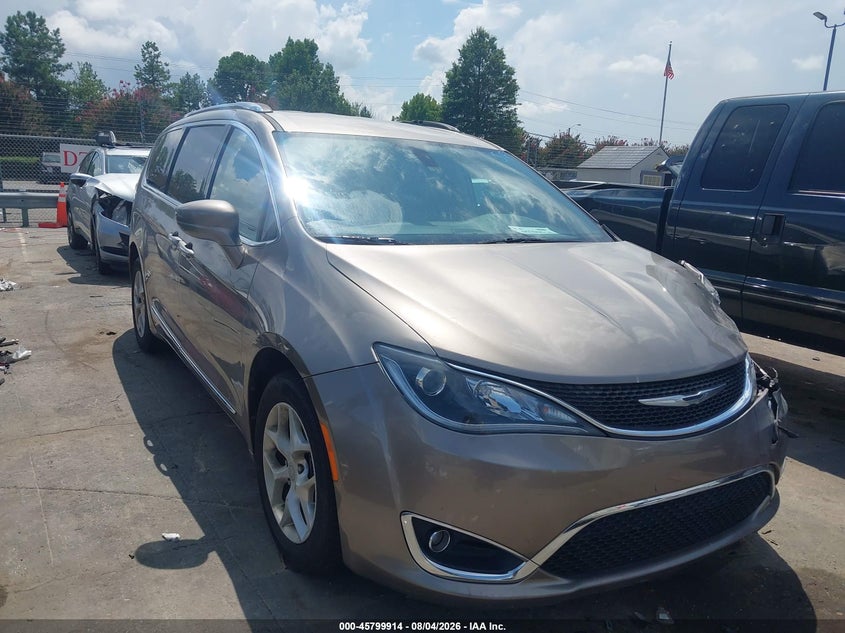 Vin: 2c4rc1eg9hr570509, lot: 46298744, chrysler pacifica touring-l plus 2017 img_1