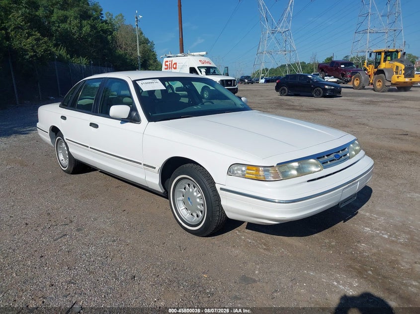 1997 FORD CROWN VICTORIA auction photo 1