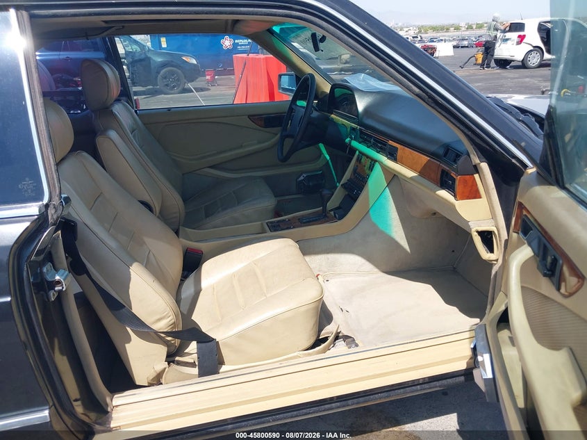 1982 MERCEDES-BENZ 380-CLASS