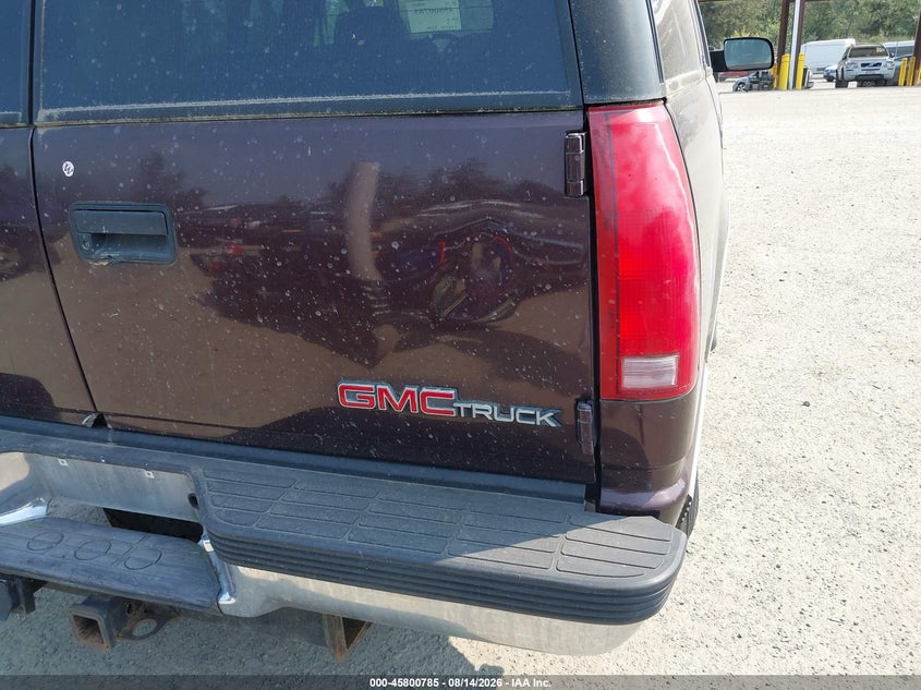 1997 GMC YUKON auction photo 6