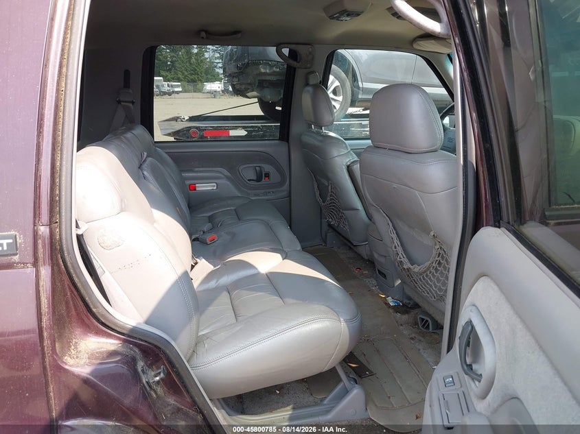 1997 GMC YUKON auction photo 8
