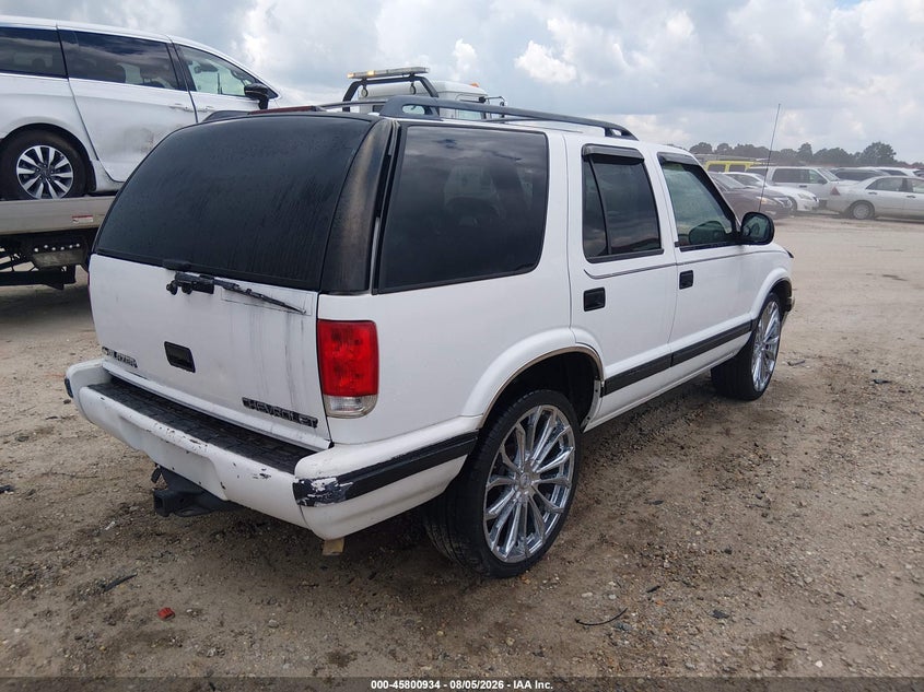 1997 CHEVROLET BLAZER auction photo 4