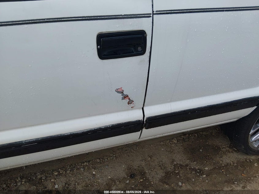 1997 CHEVROLET BLAZER auction photo 6