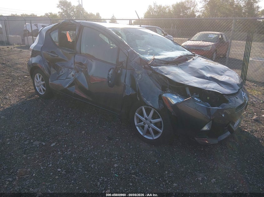 2013 TOYOTA PRIUS C auction photo 1