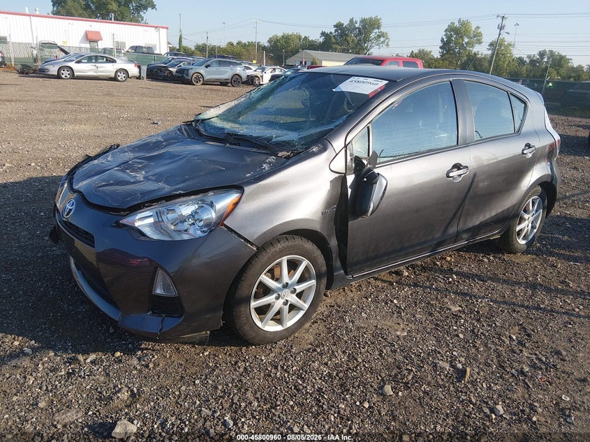 2013 TOYOTA PRIUS C auction photo 2