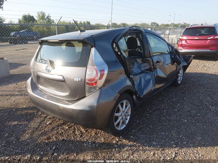 2013 TOYOTA PRIUS C auction photo 4