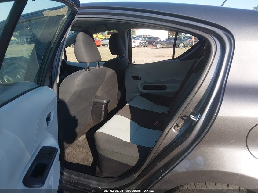 2013 TOYOTA PRIUS C auction photo 8