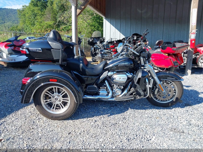 HARLEY-DAVIDSON FLHTCUTG 2017