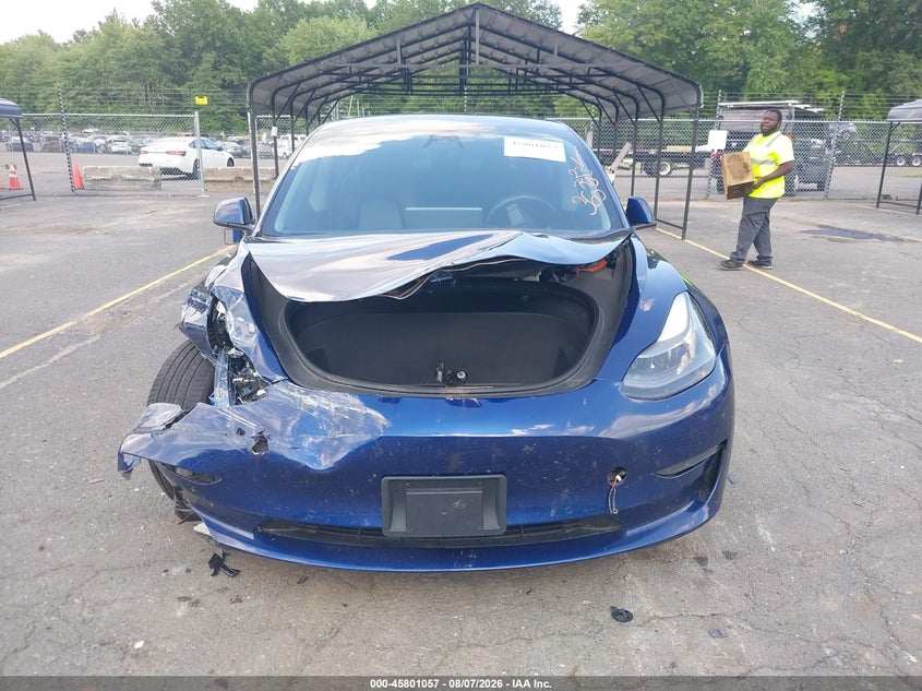 TESLA MODEL 3 - zdjęcie 13