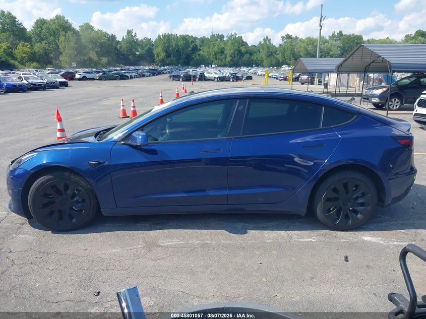 TESLA MODEL 3 - zdjęcie 15