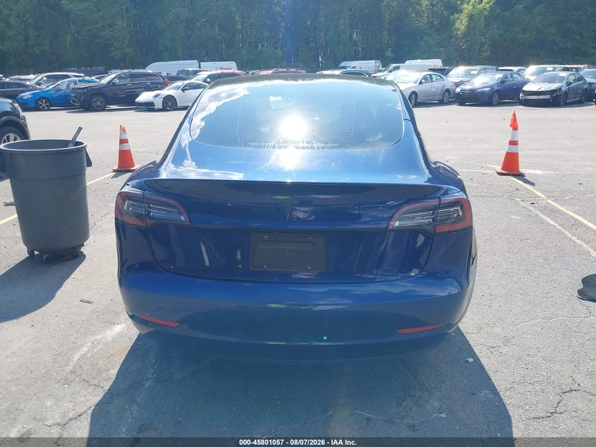 TESLA MODEL 3 - zdjęcie 17