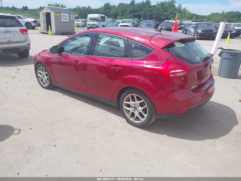 Vin: 1fadp3k23fl245207, lot: 46300002, ford focus se 20153