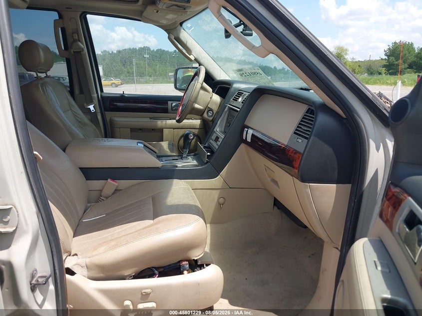2005 LINCOLN NAVIGATOR auction photo 5
